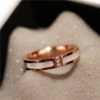 ราคา แหวนเพชรสี ตัวเรือนไทเทเนียมชุบทอง ออกแบบมาเพื่อสวมใส่ได้ตลอดเวลารักษาความสวยงามไว้อย่างถาวร (40823396127)