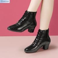 ราคา Qsuccua รองเท้าบูท ข้อสั้น ส้นหนา ทรงสี่เหลี่ยม เหมาะกับใส่เต้นรํา ในร่ม และกลางแจ้ง สําหรับผู้ใหญ่ (24353058766)