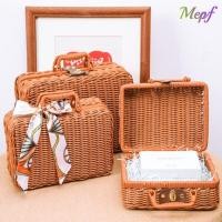 ราคา เมพฟ์ ทอตะกร้าปิกนิกหวาย พร้อมที่จับกล่องเก็บหวายเทียมทํามือกระเป๋าเดินทาง หวายคุณภาพสูงเหมือน3ขนาดกระเป๋าเดินทางกล่องของขวัญอุปกรณ์ประกอบฉากตกแ (48851278298)