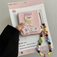ราคา สีชมพูน่ารัก Puppy Candy Bracket เหมาะสําหรับ Samsung Galaxy ZFlip7 ZFlip6 เคสโทรศัพท์ Lanyard เปลือกพับสําหรับ Zflip 7FE 6 4 5 3 5G N3Flip MixFlip PC Hard ฝาครอบป้องกัน (40117408464)
