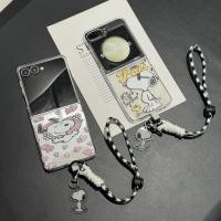 ราคา การ์ตูนหัวใจสีชมพูแว่นตากันแดด Snoopy สร้อยข้อมือเคสโทรศัพท์เหมาะสําหรับ Samsung Galaxy ZFlip7 zflip6 เชือกเส้นเล็กพับ Hard Shell สําหรับ Z Flip 7 6 5 4 3 5G N3 Mixflip ฝาครอบป้องกัน (47301751502)