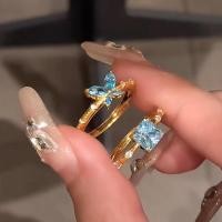 ราคา แหวนผีเสื้อสีน้ำเงินเจ้าหญิงที่กำลังวิ่งหนี (49250324738)