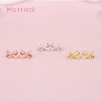 ราคา Motta Earring ต่างหูติดหูชุบทองคำขาว โบว์เรียบหรูประดับเพรช (43072246221)