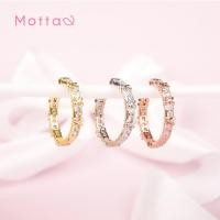 ราคา Motta Earring ต่างหูห่วงชุบทองคำขาว สายฝอ สุดเก๋ไม่ซ้ำใคร ขนาด 21 mm (26092424938)