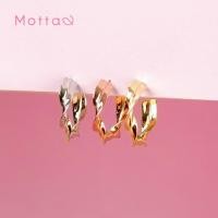 ราคา Motta Earring ต่างหูห่วงชุบทองคำขาว สไตล์แฟชั่นทรงเกลียว (46601279207)