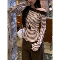 ราคา เสื้อยืดแขนยาวไหล่เฉียง ลายสไตล์ฤดูใบไม้ร่วง 251008 (43123210215)