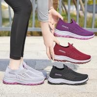 ราคา รองเท้าผู้หญิงผู้หญิงสไตล์ใหม่รองเท้าผู้หญิง Soft Soled ไม่ยางเท้า Slip On รองเท้าแม่รองเท้าสบายๆรองเท้าผู้สูงอายุรองเท้าผู้หญิง (47850795983)