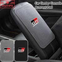 ราคา Toyota GR แผ่นรองที่เท้าแขนรถยนต์ คอนโซลกลาง หนังนิ่มเบาะกันลื่น สําหรับ Prius Fortuner Corolla Cross CHR Camry Wish Vios Veloz Estima Sienta Yaris Ativ Altis Hilux Revo bZ4X Hiace (28374212528)