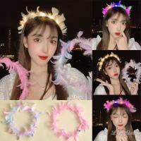 ราคา ღ พวงหรีดเรืองแสง ไฟ LED ที่คาดผมขนนก พวงมาลัยขนนก เครื่องประดับผม ผู้หญิง เด็กผู้หญิง อุปกรณ์จัดงานแต่งงานและงานปาร์ตี้ (51051158845)
