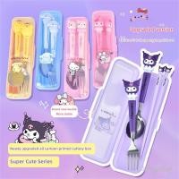 ราคา ღ ชุดช้อนส้อมสเตนเลสลายการ์ตูน Hello Kitty Kuromi Melody สำหรับใช้บนโต๊ะอาหาร ของเล่นสำหรับครอบครัว เด็กผู้หญิง อุปกรณ์สำหรับทำอาหาร (40352201894)