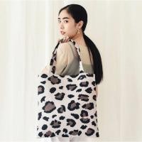 ราคา Vibes brandd กระเป๋าผ้า vibes รุ่น Leo Star tote bag (2330490615)