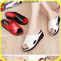 ราคา สุภาพสตรีรองเท้าแตะส้นสูงสวมใส่ด้านนอกสไตล์ใหม่แฟชั่นส้นลิ่มรองเท้าแพลตฟอร์มกันลื่นบ้านฤดูร้อนหนา (42968736364)