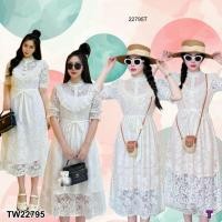 ราคา TW22795 เดรสลูกไม้ อกระบาย กระดุมมุกมีสายผูกเอว (47251922492)
