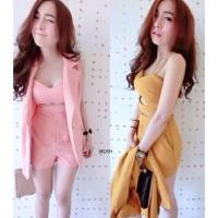 ราคา TW9625 Set 3 ชิ้น เสื้อสูทแขนกุด สีพื้น มาพร้อมเสื้อครอปสายเดี่ยวตัวสั้น กางเกงขาสั้น (12104853752)