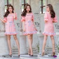 ราคา TW13796 เดรสคอเหลี่ยมติดโบว์แต่งระบาย (4561647284)
