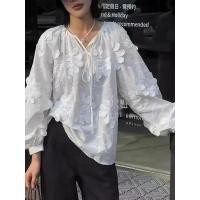 ราคา แฟชั่นเกาหลีผู้หญิงแขนยาวลําลองดอกไม้ดอกไม้ลูกไม้เสื้อสีขาวท็อปส์ (40200895854)
