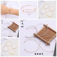 ราคา สร้อยข้อมือและแหวนคู่เคลือบทองคำ 18K มีลวดลายเหมือนดอกไม้ พร้อมลูกปัดทันสมัย (42465687064)