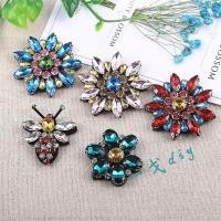 ราคา สติกเกอร์ผ้าลายดอกไม้เก้าใบ เหมาะสำหรับตกแต่งเล็บและเสื้อผ้าด้วยคริสตัล Swarovski ทำมือ (41470955398)