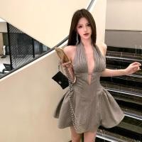 ราคา ชุดเดรสคอวีเก็บเอวเปลือยหลัง สไตล์เกาหลีสำหรับผู้หญิง (49602037404)