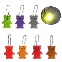 ราคา เบย์ลี พวงกุญแจสะท้อนแสงเพื่อความปลอดภัยพวงกุญแจเกียร์สะท้อนแสงหมีน่ารักสําหรับกระเป๋าถือกระเป๋าเป้สะพายหลัง (28732978722)