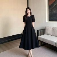 ราคา ชุดกระโปรงทรงเอสีดำแขนสั้นสำหรับผู้หญิง ดีไซน์เรียบหรู เหมาะสำหรับสวมใส่วันธรรมดาหรือฤดูร้อน (41764669709)