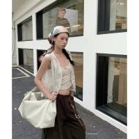 ราคา Sequined sheer sleeveless top เสื้อแขนกุดชีทรู ปักดอกไม้เนื้อนูนทั้งตัวแต่งเลื่อมกิตเตอร์สวยๆกระดุมหน้า (46300273002)