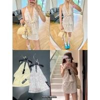 ราคา Korea floral 2pcs set Set2ชิ้น เสื้อผูกคอลายดอกเล็ก น่ารักกกกมาพร้อม กระโปรง เอวสมอคเข้าชุดเลยค้าาา (42553647930)