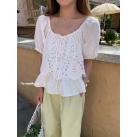 ราคา Lace Blouse เสื้อแขนตุ๊กตาผูกโบว์ด้านหน้า แต่งด้วยลูกไม้เชิง ดีไซส์น่ารัก สไตล์เกาหลี (42409229929)