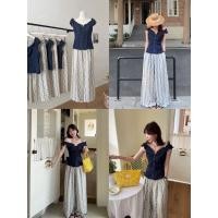 ราคา ชุดเซ็ต2 ชิ้น เสื้อแขนล้ำเปิดไหล่ เเต่งกระดุมหน้า มาคู่กับกางเกงขายาวลายดอกไม้ สวยลงตัวมาก เหมาะกับซัมเมอร์นี้ (42354592893)