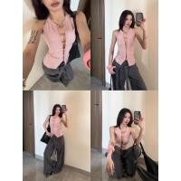 ราคา ? ? ? ? ? ? ? ? ? ? ? ? ? ? ? ? ? มาเพิ่มรอบ3 เสื้อแขนกุดผ้าไหมพรม งานสไตล์เกาหลี ด้านหน้าเป็นผ่ากลาง แต่งด้วยหินลูกปัด น่ารัก sexy (41722884726)