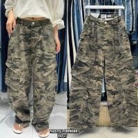 ราคา Korea camo cargo trousers มาใหม่เลยค้า กับกางเกงลาย ทหารทรงcargoเอวต่ำๆเท่ห์ๆคูลๆเลยค่า รุ่นนี้ แนะนำเลยค่า (40260533934)