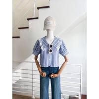 ราคา เสื้อคอวีแต่งปกแหลมต่อด้วยขลิบลูกไม้ระบายน่ารักๆแขนพองกระดุมหน้าสวยๆผ้าฝ้ายทอลายทางลงสลับสี (29705834440)