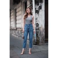 ราคา กางเกงยีนส์ เอวสูงทรงสวยม๊าก พรางหุ่นสุดๆ แพทเทินเก๋ๆใส่สวยมาก ปักลายด้านหลัง แต่งด้วยลูกไม้ (29630975769)