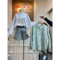 ราคา เสื้อคอตต้อนแขนยาว ปักลายดอกไม้เล็กๆ ละมุนใจเหมือนสาวซีรีส์เกาหลี (27939213964)