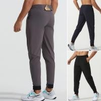 ราคา กางเกงวิ่งผู้ชาย แห้งไว สวมใส่ง่าย เหมาะสำหรับการวิ่ง ฟิตเนส และการฝึกซ้อม (44171865592)