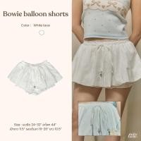 ราคา DAILYLOOK SM Bowie balloon shorts กางเกงขาสั้นผ้าลูกไม้ ดีไซน์มีผ้าคลุมเป็นกระโปรงทรงบอลลูน (42311496541)