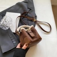 ราคา กระเป๋าทรงตุ๊กตาสำหรับผู้หญิง สีโรสโบที แบบสะพายไหล่ทรงกลมหนังเทียม มีกันกระแทกด้านในเป็นโพลีเอสเตอร์ และฝาปิดสีทึบ (57750280787)