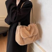 ราคา กระเป๋าสะพายข้างสีเขียวมะกอกพร้อมสายโซ่และปิดแม่เหล็ก ดีไซน์เก๋สำหรับผู้หญิง (52550275875)