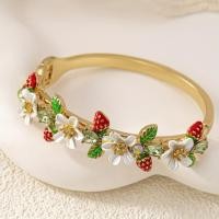 ราคา สร้อยข้อมือเสน่ห์ดอกสตรอเบอร์รี่เก๋ไก๋ สไตล์น่ารักและเรียบง่าย ประดับด้วยแก้วและคริสตัล สังกะสีอัลลอยด์ เหมาะสำหรับชุดลำลองและงานปาร์ตี้ (44253158003)