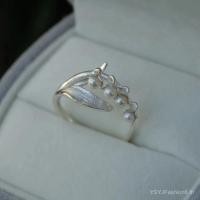 ราคา Lily of the Valley Pearl Inlaid Flower Design Unique Niche Index Finger Ring (43673013456)