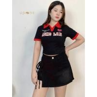 ราคา ชุดเซ็ตผู้หญิง เสื้อยืดคอ V กระโปรงยีนส์สีดำ ทรงเข้ารูป (56450486719)
