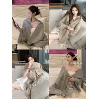 ราคา Old Money Queen West ผ้าพันคอกันหนาวผ้าคลุมไหล่สำหรับผู้หญิง (48250673378)