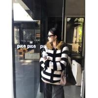 ราคา แจ็คเก็ตสไตล์อเมริกันย้อนยุค สีดำสีขาว ลายขน แบบคาร์ดิแกน (43476698656)