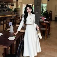ราคา Set 2 ชิ้น เสื้อเชิ้ตครอปแขนยาว กระโปรงยาว ผ้าซาตินผสมเนื้อดี ลื่นนุ่ม (47600228044)
