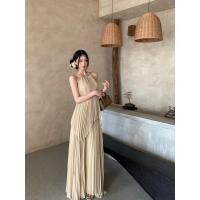 ราคา ชุดเซ็ท 2 ชิ้น เสื้อสายเดี่ยวคล้องคอเว้าหลัง กระโปรงยาวผ้าชีฟองอัดพรีท (48451515261)