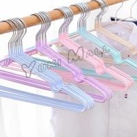 ราคา ไม้แขวนเสื้อ หุ้มยางกันลื่น แพค 10ชิ้น ส่งแบบสุ่มสี ไม่กินเนื้อที่ ไม้แขวนเสื้อสแตนเลส หุ้มยางกันลื่น ไม่หัก coat hanger (23218107597)