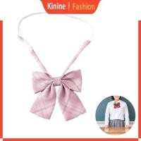 ราคา KIN JK Girl Checkered Pre Tied Tie สีชมพูหวาน ทำจากโพลีเอสเตอร์ผ้าไหม เหมาะสำหรับเครื่องแบบโรงเรียนและ колледจ์ (49151127453)