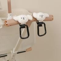 ราคา ตะขอรถเข็นสัตว์เลี้ยงตะขอวัตถุแขวนรับน้ําหนักทรงพลังเครื่องมือแขวนกระเป๋ารถเข็นเด็กอุปกรณ์เสริมสากลสําหรับรถเข็นสุนัขและแมว (43665146656)