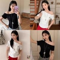 ราคา Miqi เสื้อยืด สีพื้น เปิดไหล่ แขนสั้น แต่งลายโบว์ที่ ผ้านิ่ม เสื้อครอป สไตล์เกาหลี น่ารัก FYP80 (29542581751)