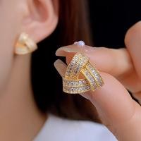 ราคา ต่างหูเพชรสามเหลี่ยมสีทองหญิง 2025 ต่างหูสไตล์ใหม่ประณีต (41253952484)